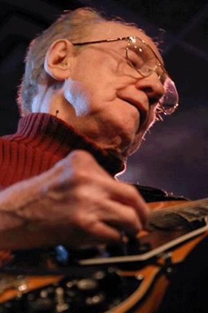 Les Paul. Photo by Michael G. Stewart.